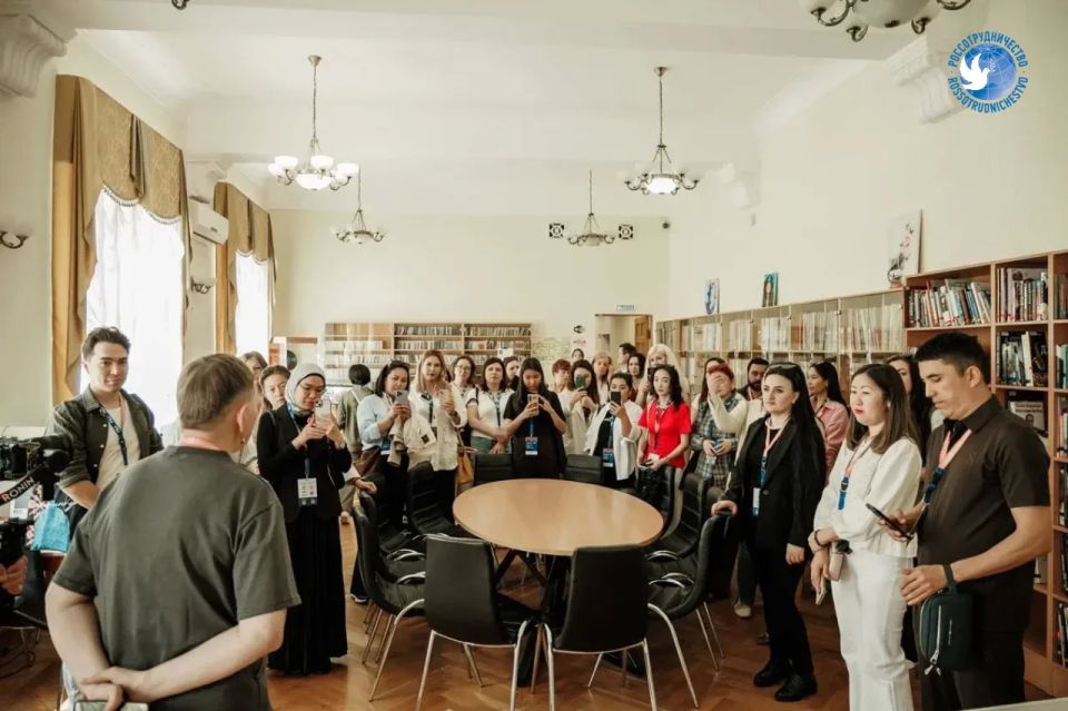Редкие книги на шелке и «золотые» библиотеки: рассказываем как в Екатеринбурге стартовала программа «Новое поколение» — 2026