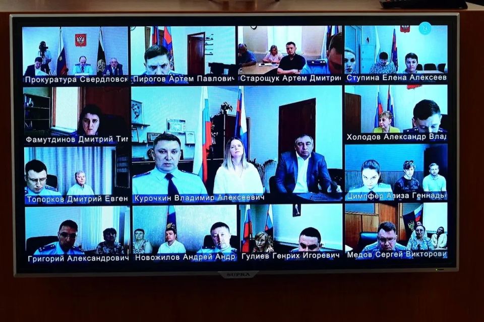 Заместитель Генпрокурора России Сергей Зайцев провел личный прием жителей Свердловской области по вопросам состояния законности в жилищно-коммунальной сфере Заместитель Генпрокурора России Сергей Зайцев провел личный прием жителей Свердловской области по вопросам состояния законности в жилищно-коммунальной сфере