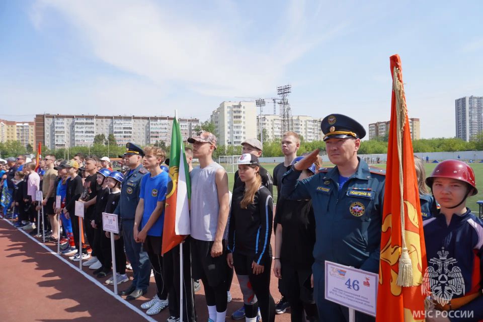 В Екатеринбурге завершился первый день областных соревнований по пожарно-спасательному спорту среди юношей и девушек, посвященные памяти пожарных-героев Чернобыля В Екатеринбурге завершился первый день областных соревнований по пожарно-спасательному спорту среди юношей и девушек, посвященные памяти пожарных-героев Чернобыля