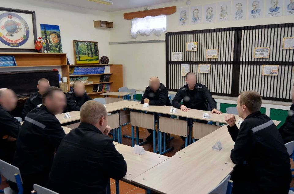 Интеллектуальные игры в ИК-10: «Мафия» и «Квиз» помогают осужденным развивать логику и цифровую грамотность Интеллектуальные игры в ИК-10: «Мафия» и «Квиз» помогают осужденным развивать логику и цифровую грамотность