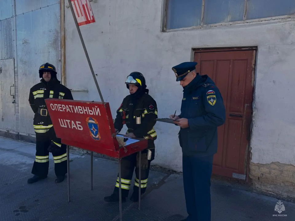 Алапаевские огнеборцы ликвидировали условный пожар на предприятии лесообработки Алапаевские огнеборцы ликвидировали условный пожар на предприятии лесообработки