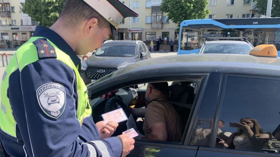 Госавтоинспекция Свердловской области провела рейд по пресечению нелегальных пассажирских перевозок Госавтоинспекция Свердловской области провела рейд по пресечению нелегальных пассажирских перевозок