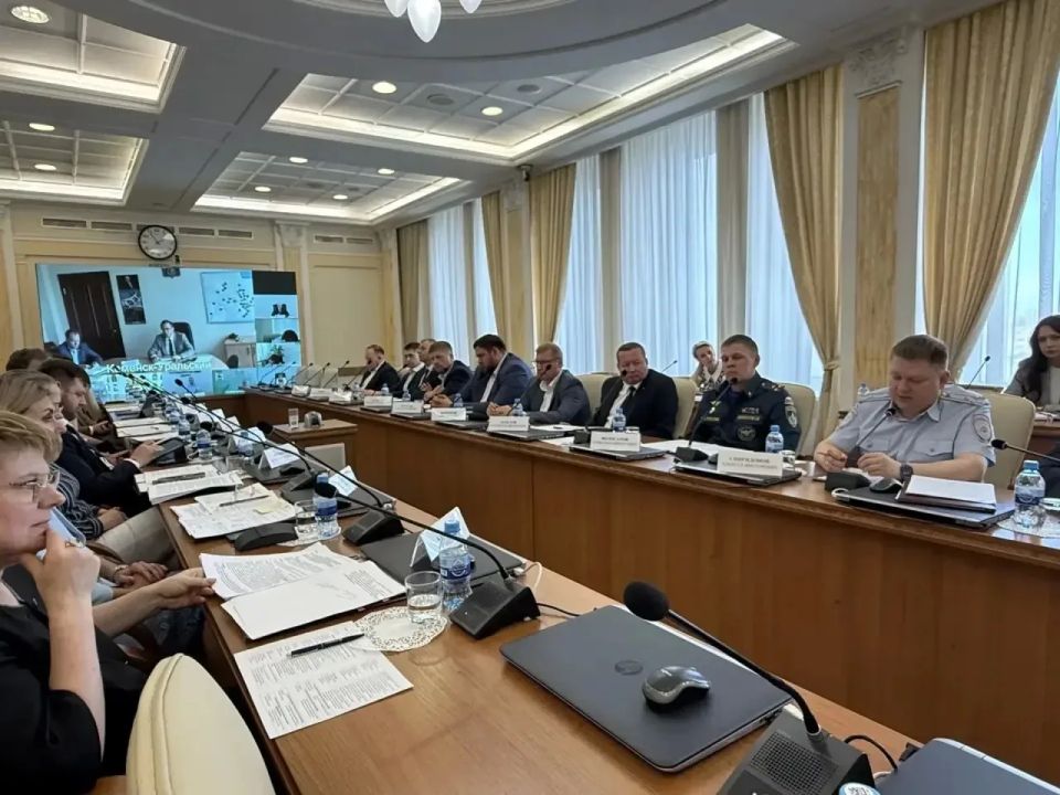 Главный государственный инспектор безопасности дорожного движения Свердловской области Алексей Спиридонов принял участие в заседании правительственной комиссии по безопасности дорожного движения Главный государственный инспектор безопасности дорожного движения Свердловской области Алексей Спиридонов принял участие в заседании правительственной комиссии по безопасности дорожного движения