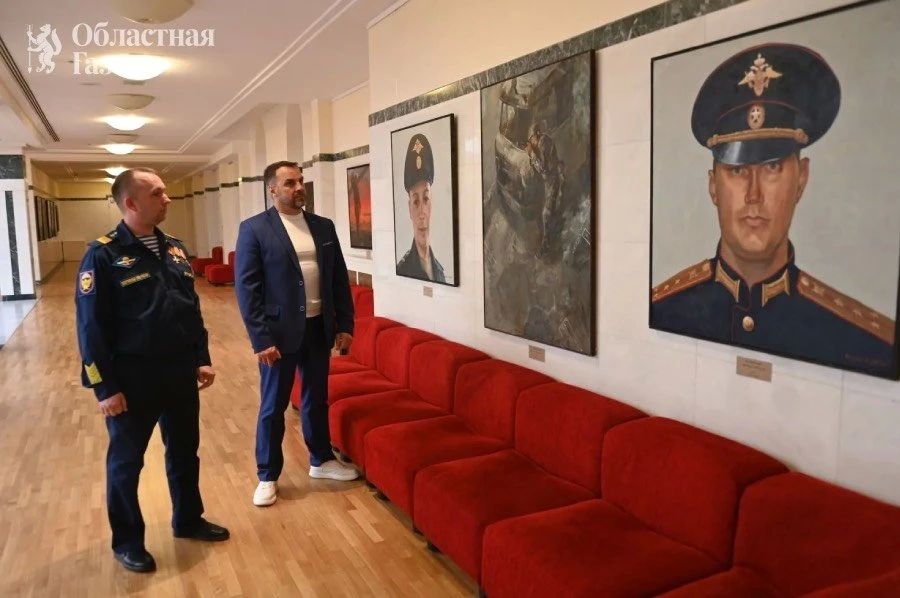 Студенты УрГАХУ переосмыслили события СВО через искусство Студенты УрГАХУ переосмыслили события СВО через искусство