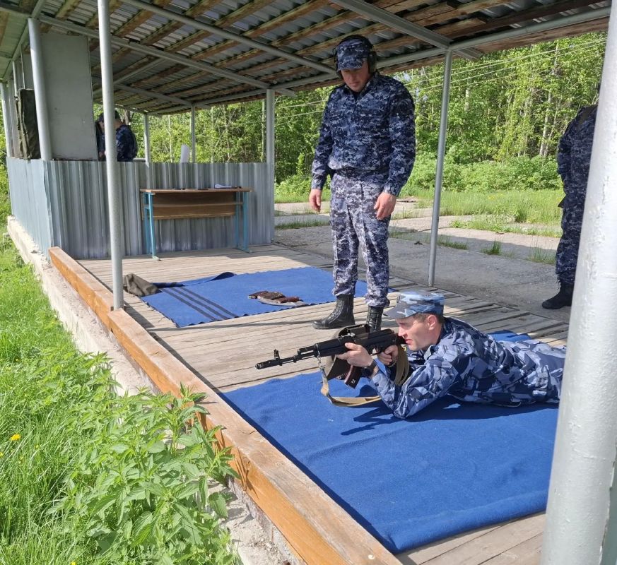 Сотрудники ИК-16, ИК-3 и ИК-53 соревновались в меткости на чемпионате ГУФСИН по стрельбе Сотрудники ИК-16, ИК-3 и ИК-53 соревновались в меткости на чемпионате ГУФСИН по стрельбе