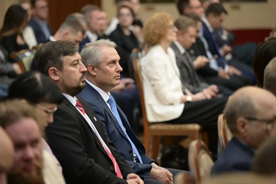 Денис Паслер в ходе мероприятий ко Дню российского предпринимательства поблагодарил уральское бизнес-сообщество за участие в жизни региона Денис Паслер в ходе мероприятий ко Дню российского предпринимательства поблагодарил уральское бизнес-сообщество за участие в жизни региона