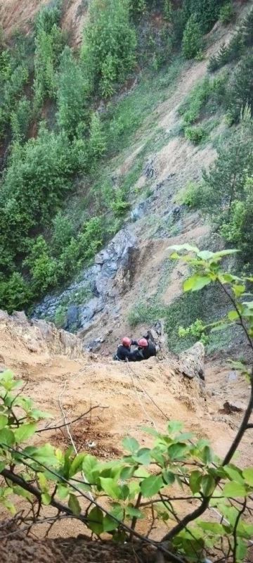 В Нижнем Тагиле двух подростков спасли из карьера шахты В Нижнем Тагиле двух подростков спасли из карьера шахты