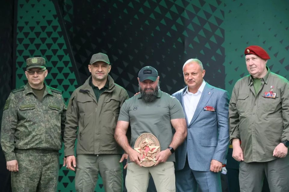 Артём Жога: В Екатеринбурге завершились шестые соревнования спецназа "Вызов" Артём Жога: В Екатеринбурге завершились шестые соревнования спецназа "Вызов"
