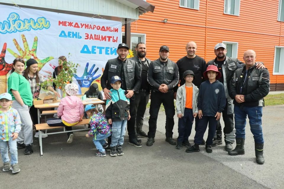 Артём Жога: Дети всегда должны улыбаться Артём Жога: Дети всегда должны улыбаться