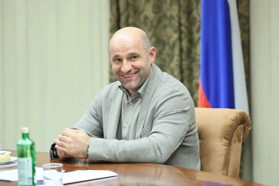 Артём Жога: Провел сегодня несколько встреч с детьми, зарядился энергией молодости и позитива Артём Жога: Провел сегодня несколько встреч с детьми, зарядился энергией молодости и позитива