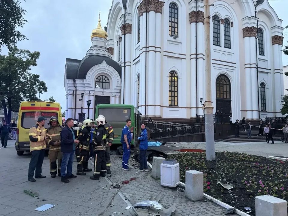 Прокуратура Ленинского района г. Екатеринбурга взяла на контроль проведение доследственной проверки в связи с дорожно-транспортным происшествием в центре города, в котором погибли 4 человека, в том числе несовершеннолетний