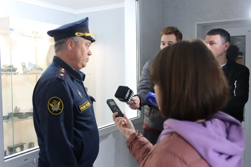 Журналисты семи СМИ побывали на производстве в екатеринбургской ИК-10 Журналисты семи СМИ побывали на производстве в екатеринбургской ИК-10