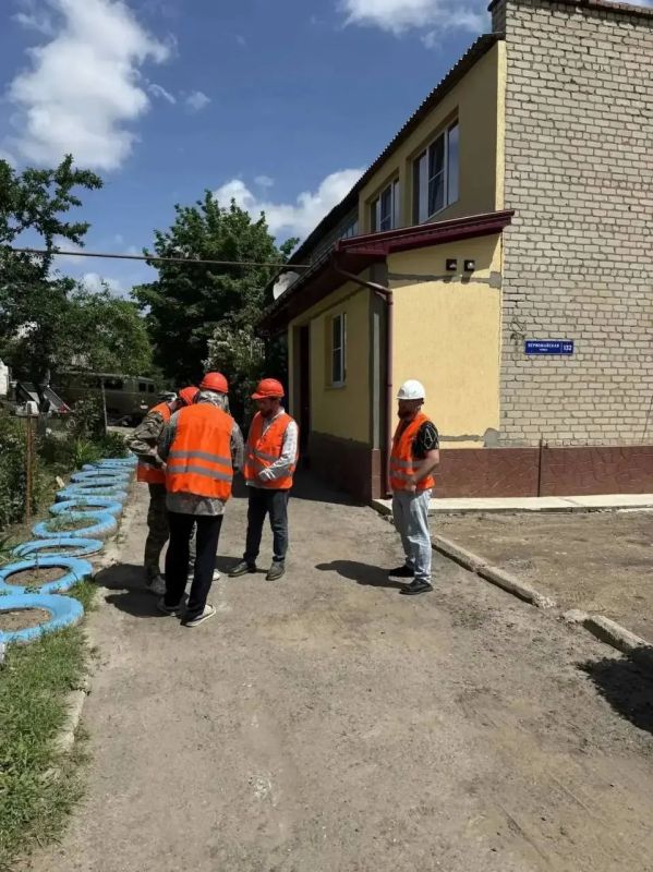 14 дорог и 4 жилых дома восстановят в Тельмановском округе ДНР 14 дорог и 4 жилых дома восстановят в Тельмановском округе ДНР
