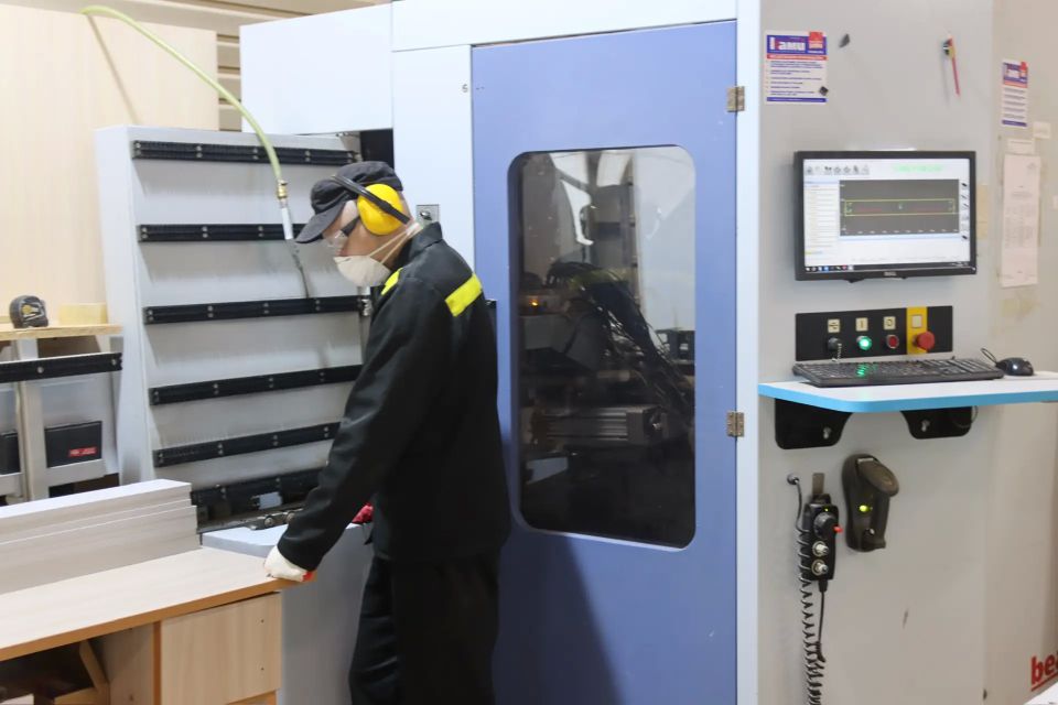 Журналисты семи СМИ побывали на производстве в екатеринбургской ИК-10 Журналисты семи СМИ побывали на производстве в екатеринбургской ИК-10