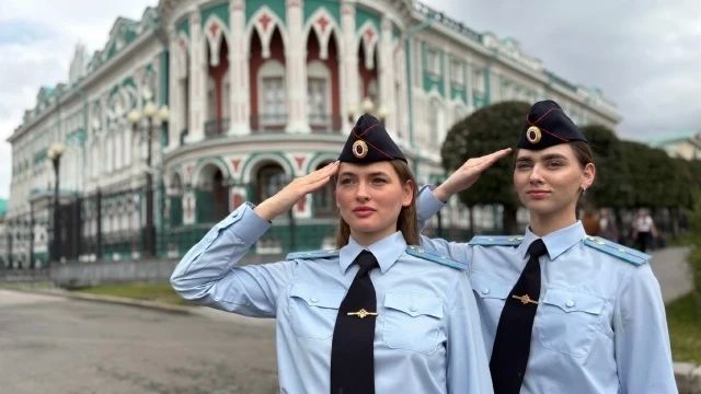 Полицейские из разных регионов присоединяются к проекту «Моя полиция – моя Россия!» Полицейские из разных регионов присоединяются к проекту «Моя полиция – моя Россия!»