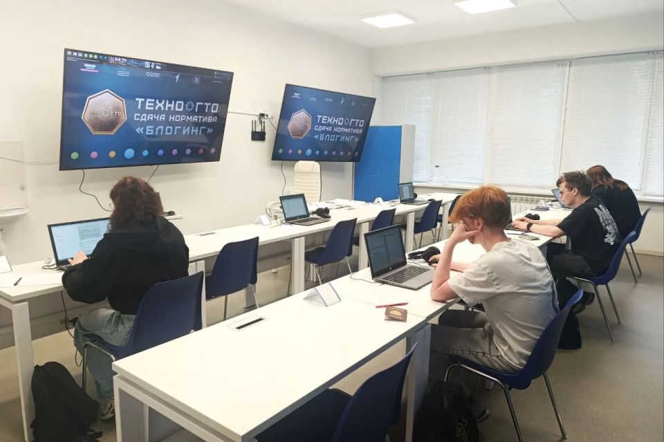 Семь уральских школьников заработали бонус к поступлению в вузы Семь уральских школьников заработали бонус к поступлению в вузы