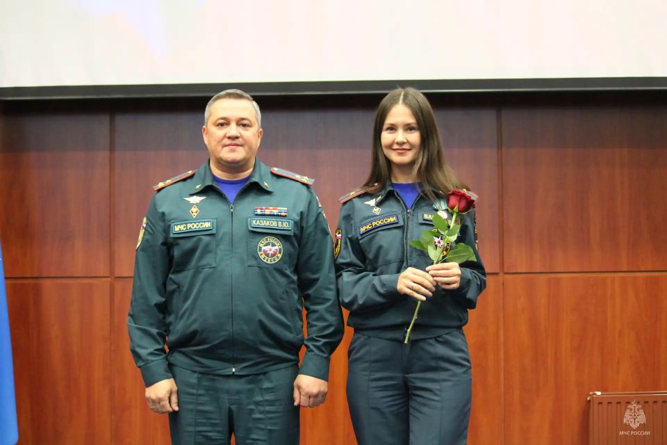 В Главном управлении чевствовали лучших сотрудников в преддверии Дня России В Главном управлении чевствовали лучших сотрудников в преддверии Дня России