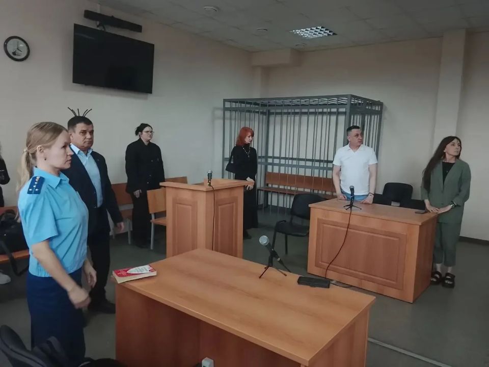 В Екатеринбурге заместитель начальника цеха осужден за нарушение требований промышленной безопасности, повлекшее по неосторожности смерть женщины-машиниста крана В Екатеринбурге заместитель начальника цеха осужден за нарушение требований промышленной безопасности, повлекшее по неосторожности смерть женщины-машиниста крана