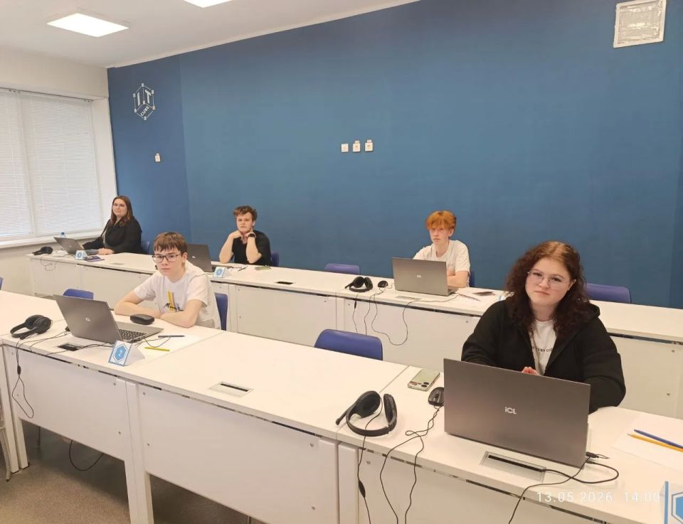 Семь уральских школьников заработали бонус к поступлению в вузы Семь уральских школьников заработали бонус к поступлению в вузы