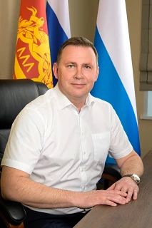 Глава города Владислав Пинаев поздравляет тагильчан с праздником!