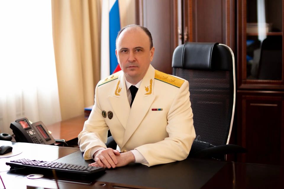 Дорогие соотечественники, ветераны и пенсионеры, сотрудники органов прокуратуры!