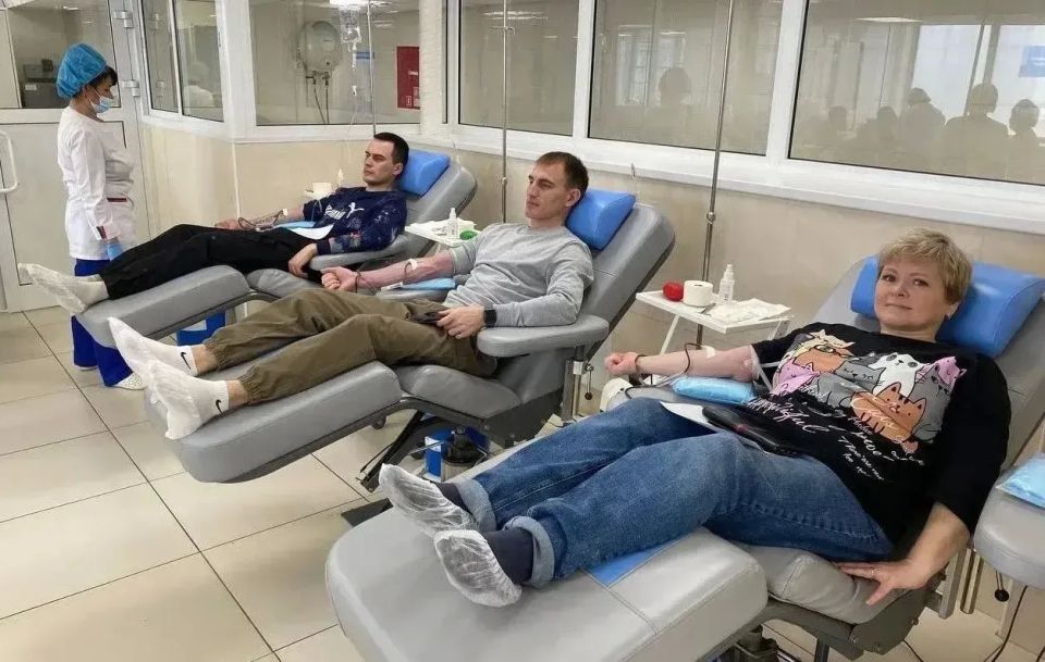 Денис Паслер: Сегодня, во Всемирный день донора крови, мы говорим «спасибо» тем, кто однажды решил для себя, что чужой беды не бывает, и следует этому всю жизнь Денис Паслер: Сегодня, во Всемирный день донора крови, мы говорим «спасибо» тем, кто однажды решил для себя, что чужой беды не бывает, и следует этому всю жизнь