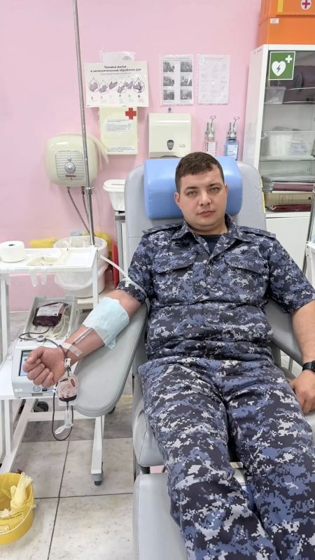 Донорство в погонах: сотрудники ГУФСИН сдают кровь, чтобы спасать жизни Донорство в погонах: сотрудники ГУФСИН сдают кровь, чтобы спасать жизни