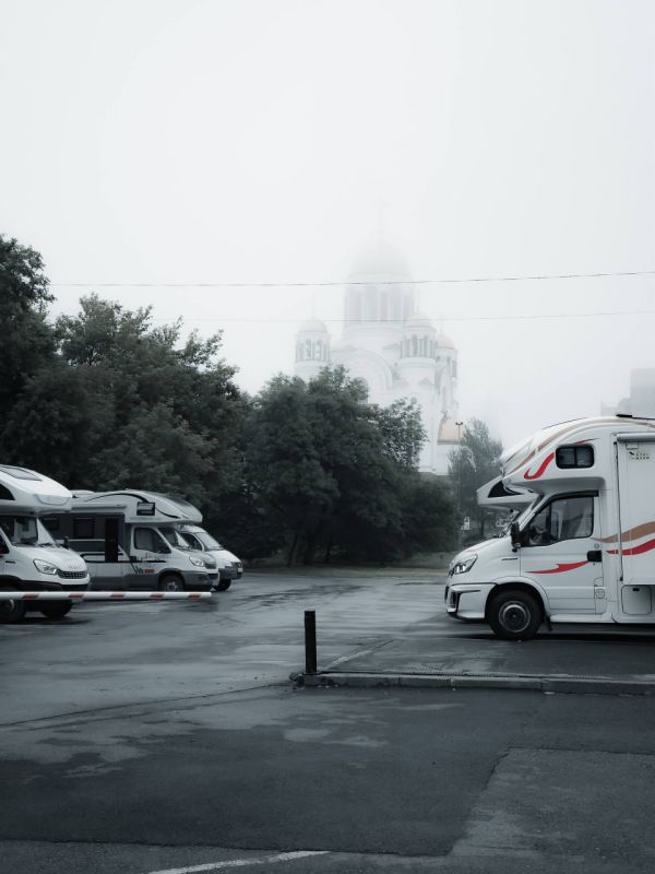 Ранним утром Екатеринбург окутало туманом Ранним утром Екатеринбург окутало туманом
