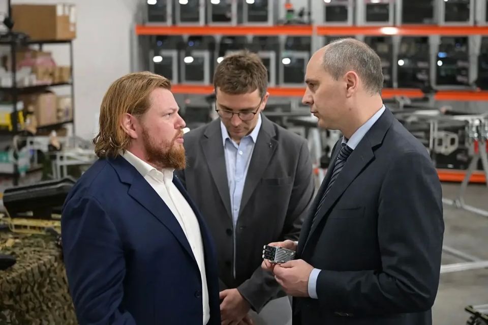 Денис Паслер: Отрасль беспилотных систем в нашей стране относительно новая, но на уровне государства развитию этого стратегически важного направления уделяется самое пристальное внимание Денис Паслер: Отрасль беспилотных систем в нашей стране относительно новая, но на уровне государства развитию этого стратегически важного направления уделяется самое пристальное внимание