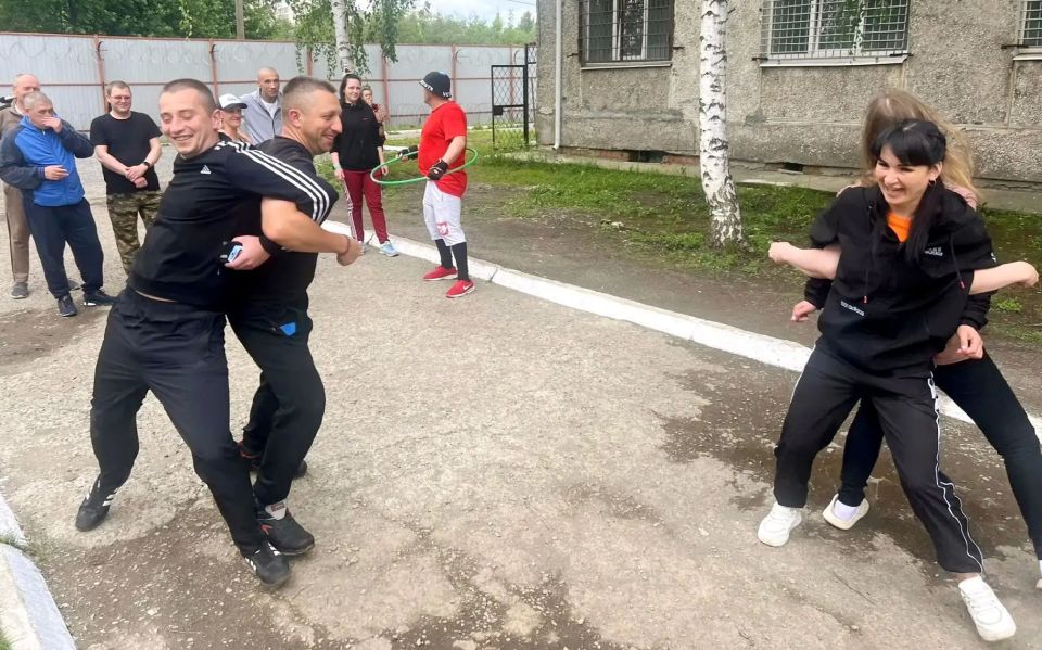 В УФИЦ ИК-12 прошла квест-игра «В здоровом теле – здоровый дух!», посвящённая Дню России В УФИЦ ИК-12 прошла квест-игра «В здоровом теле – здоровый дух!», посвящённая Дню России