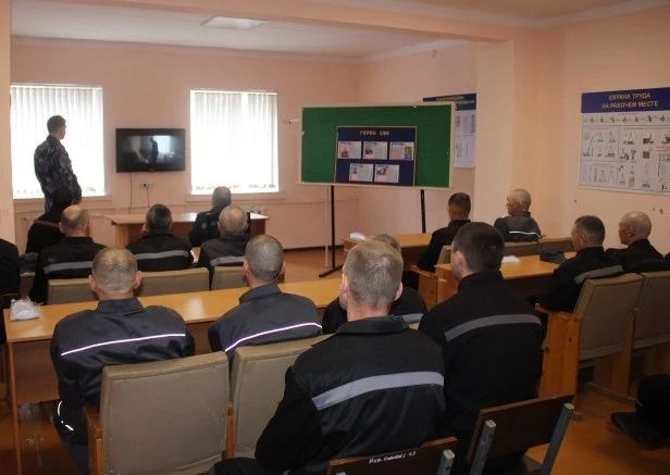 В ЛИУ-51 прошли патриотические мероприятия, посвящённые героям СВО В ЛИУ-51 прошли патриотические мероприятия, посвящённые героям СВО