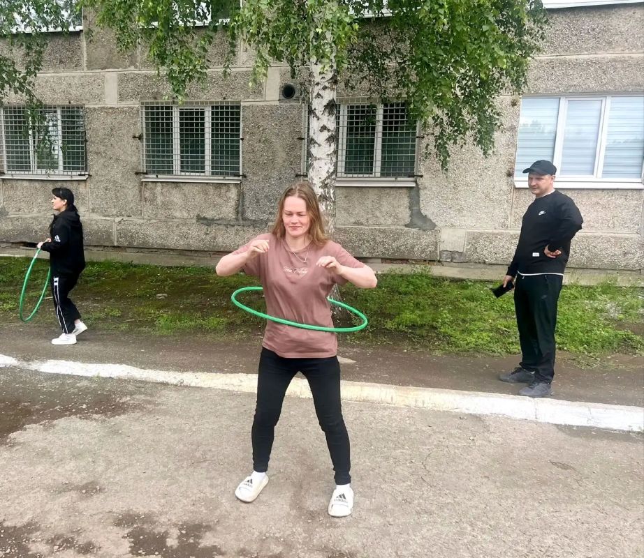 В УФИЦ ИК-12 прошла квест-игра «В здоровом теле – здоровый дух!», посвящённая Дню России В УФИЦ ИК-12 прошла квест-игра «В здоровом теле – здоровый дух!», посвящённая Дню России