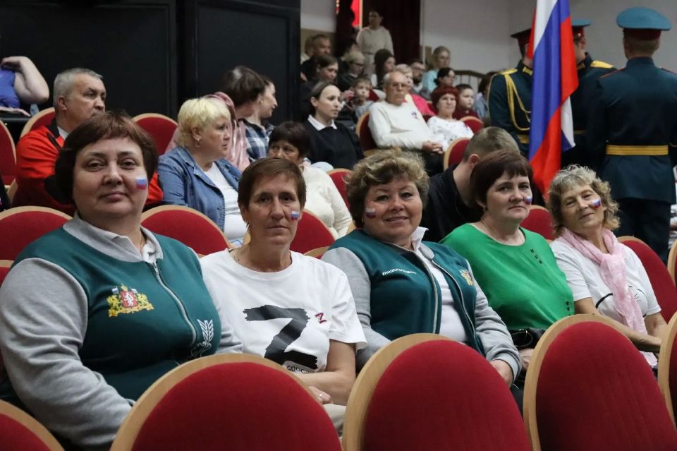 Сотрудники ИК-53 приняли участие в праздновании Дня России в Верхотурье Сотрудники ИК-53 приняли участие в праздновании Дня России в Верхотурье