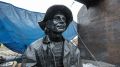 В Екатеринбурге открыли памятник режиссеру Алексею Балабанову