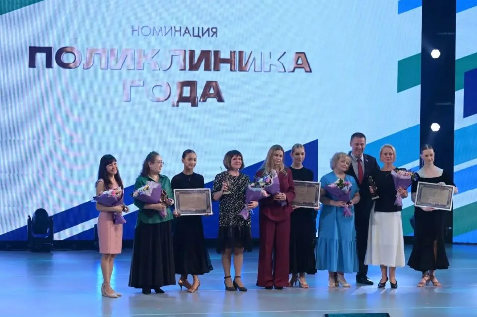 Денис Паслер: Накануне Дня медицинского работника вручили региональную премию «Медицинский Олимп» в благодарность тем, кто ежедневно заботится о здоровье уральцев в разных территориях региона Денис Паслер: Накануне Дня медицинского работника вручили региональную премию «Медицинский Олимп» в благодарность тем, кто ежедневно заботится о здоровье уральцев в разных территориях региона
