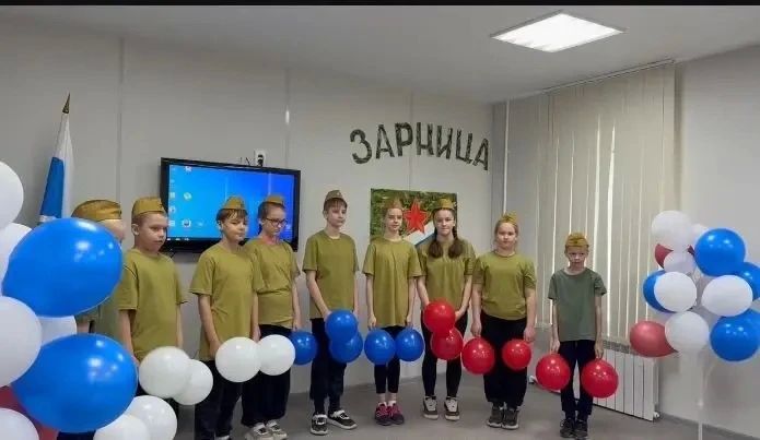 «Зарница» в Уральском федеральном округе: дети сотрудников Екатеринбурга, Челябинска, Тюмени, Кургана, ХМАО и ЯНАО поборолись онлайн за право представлять УрФО на третьем этапе Всероссийской военно-патриотической игры... «Зарница» в Уральском федеральном округе: дети сотрудников Екатеринбурга, Челябинска, Тюмени, Кургана, ХМАО и ЯНАО поборолись онлайн за право представлять УрФО на третьем этапе Всероссийской военно-патриотической игры...