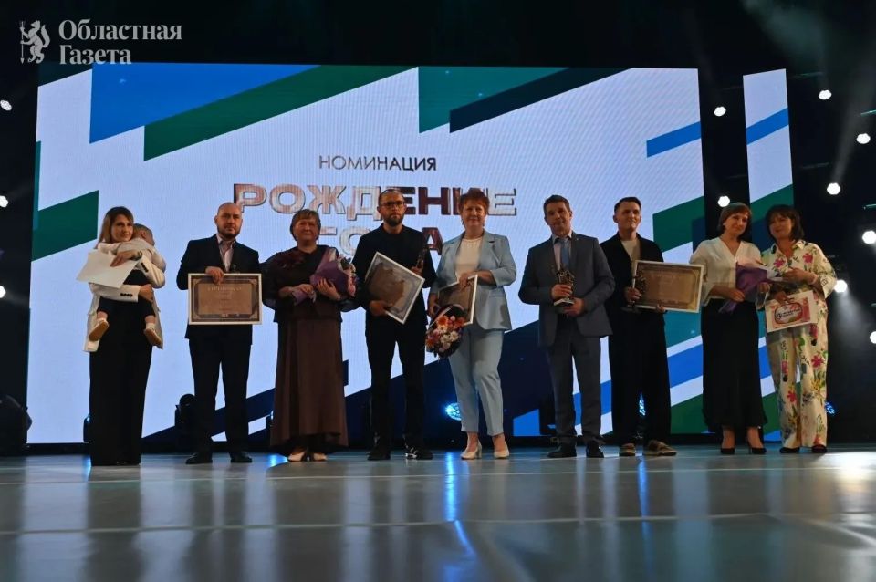 Денис Паслер удостоил премии лучших медработников Свердловской области Денис Паслер удостоил премии лучших медработников Свердловской области