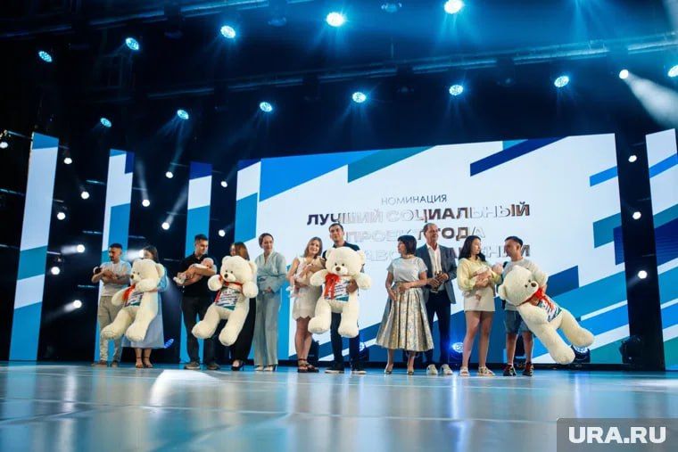 Свердловский министр здравоохранения собрала политэлиты, чтобы поздравить врачей с Днем медработника Свердловский министр здравоохранения собрала политэлиты, чтобы поздравить врачей с Днем медработника
