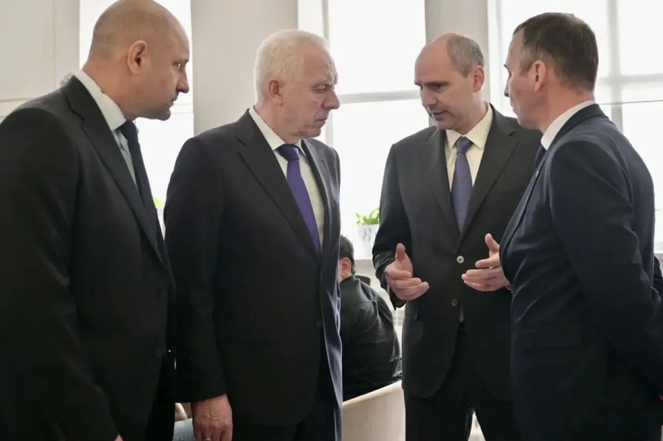 Генпрокурор России оценил работу свердловского фонда «Защитники Отечества» Генпрокурор России оценил работу свердловского фонда «Защитники Отечества»