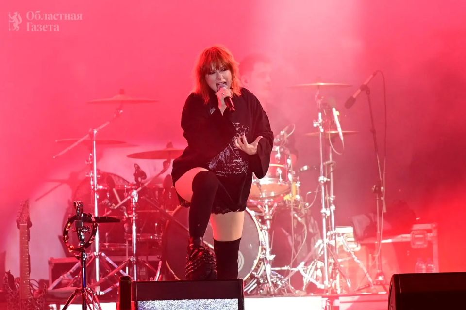 Одной из самых многолюдных площадок Ural Music Night сегодня стала сцена МОТИВ в Историческом сквере Одной из самых многолюдных площадок Ural Music Night сегодня стала сцена МОТИВ в Историческом сквере