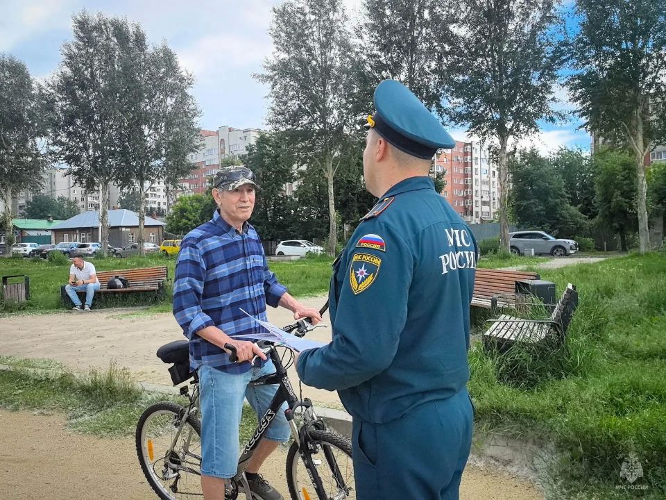 Сотрудники 1 пожарно-спасательного отряда провели профилактику на водоёмах Екатеринбурга Сотрудники 1 пожарно-спасательного отряда провели профилактику на водоёмах Екатеринбурга