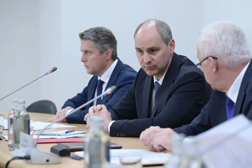 Денис Паслер: Принял участие во встрече Генерального прокурора России Александра Владимировича Гуцана с представителями свердловского бизнес-сообщества Денис Паслер: Принял участие во встрече Генерального прокурора России Александра Владимировича Гуцана с представителями свердловского бизнес-сообщества