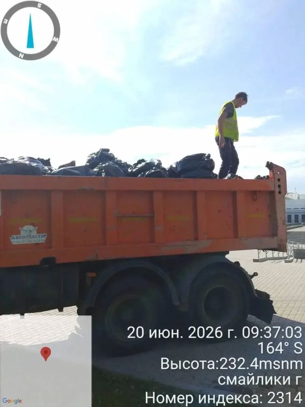 К 9 утра центр Екатеринбурга полностью прибрали от мусора после Ночи музыки К 9 утра центр Екатеринбурга полностью прибрали от мусора после Ночи музыки