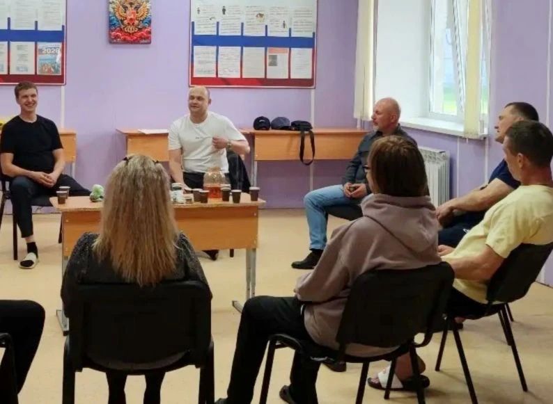 Трезвость без уныния. В участке, функционирующем как исправительный центр ИК-12 (г. Нижний Тагил), каждую неделю собирается группа «Трезвый, здоровый, живой» Трезвость без уныния. В участке, функционирующем как исправительный центр ИК-12 (г. Нижний Тагил), каждую неделю собирается группа «Трезвый, здоровый, живой»