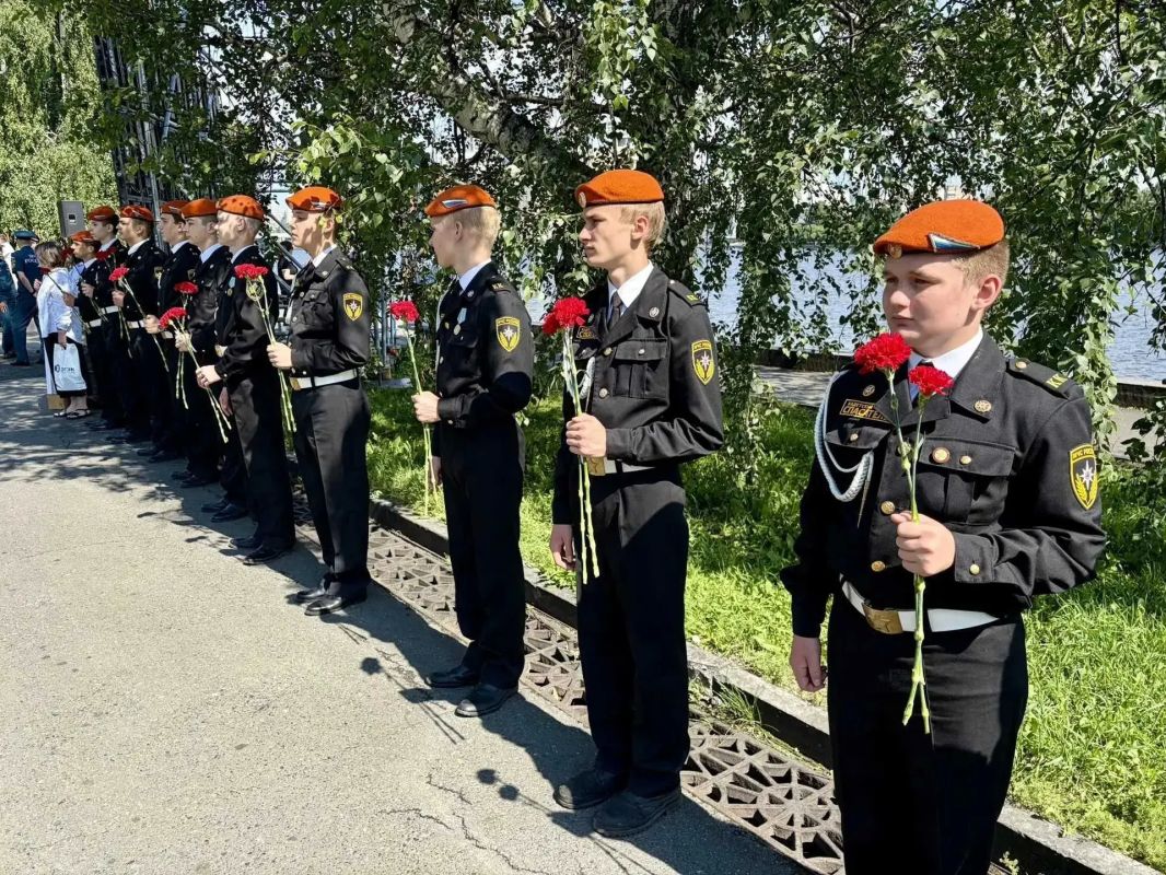 В Екатеринбурге прошла акция памяти «Во имя жизни» В Екатеринбурге прошла акция памяти «Во имя жизни»