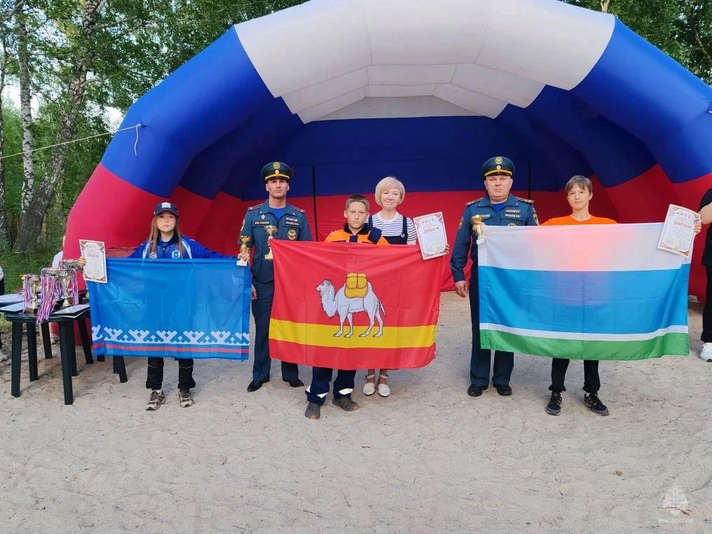 Два пьедестала: юные спасатели Свердловской области успешно выступили на «Школе безопасности» Два пьедестала: юные спасатели Свердловской области успешно выступили на «Школе безопасности»