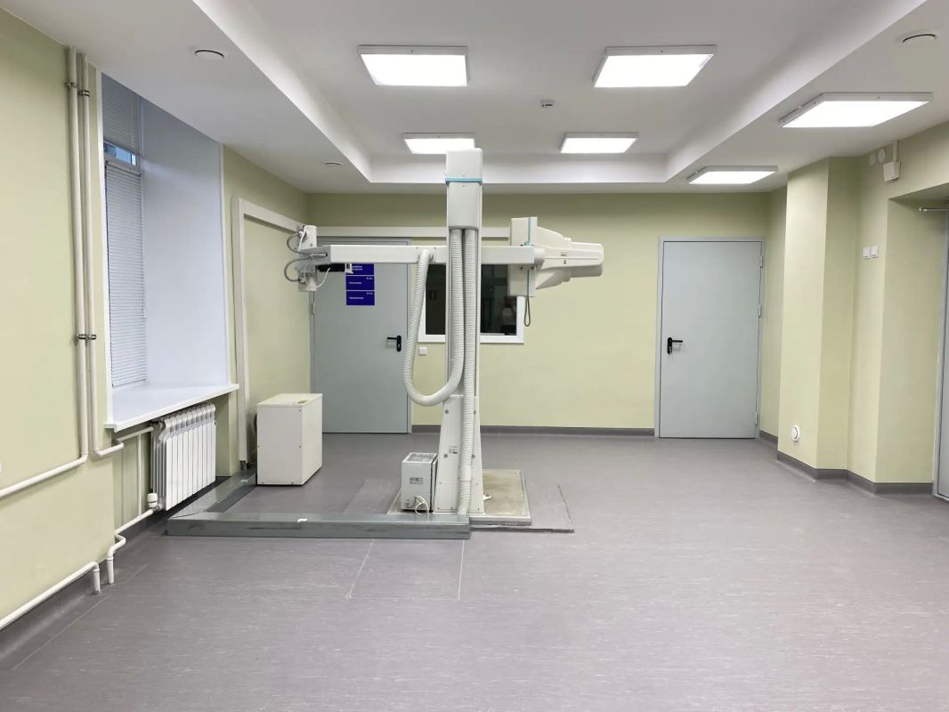 В Свердловской области после капитального ремонта открылась обновленная поликлиника, где смогут принимать порядка 140 посетителей в смену В Свердловской области после капитального ремонта открылась обновленная поликлиника, где смогут принимать порядка 140 посетителей в смену