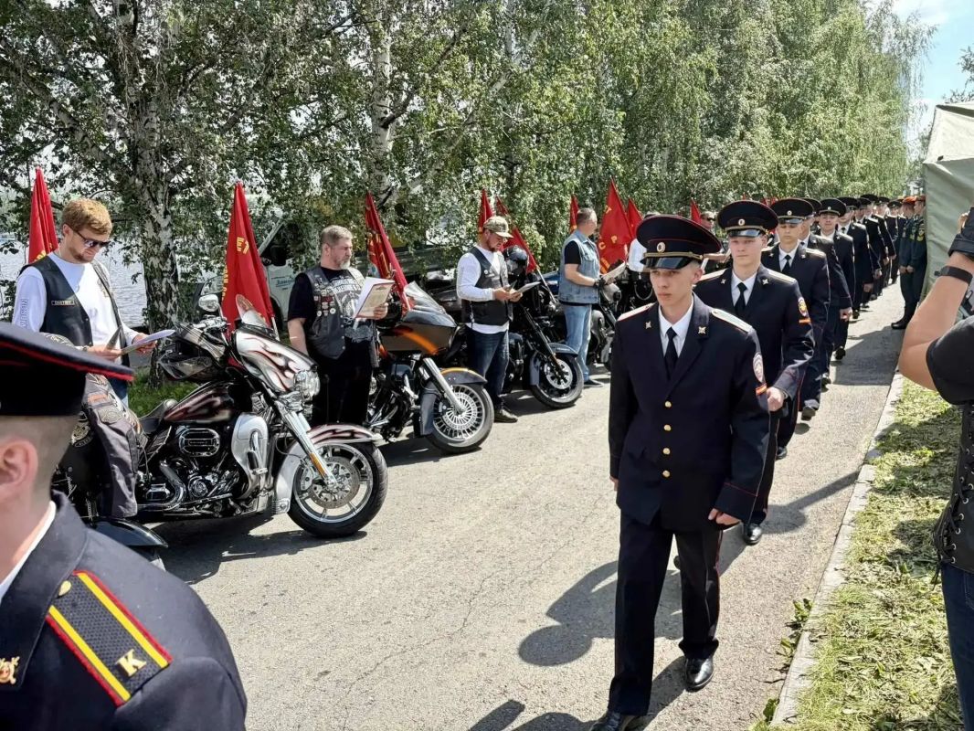 В Екатеринбурге прошла акция памяти «Во имя жизни» В Екатеринбурге прошла акция памяти «Во имя жизни»