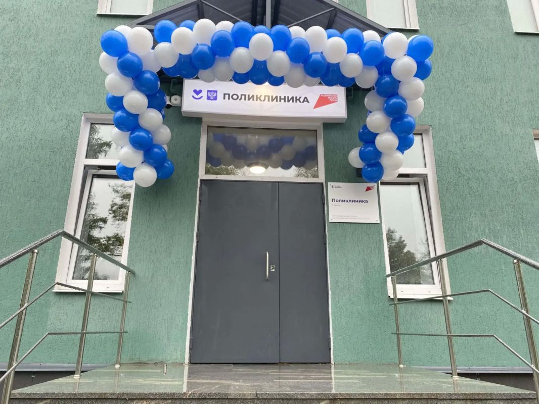 В Свердловской области после капитального ремонта открылась обновленная поликлиника, где смогут принимать порядка 140 посетителей в смену В Свердловской области после капитального ремонта открылась обновленная поликлиника, где смогут принимать порядка 140 посетителей в смену