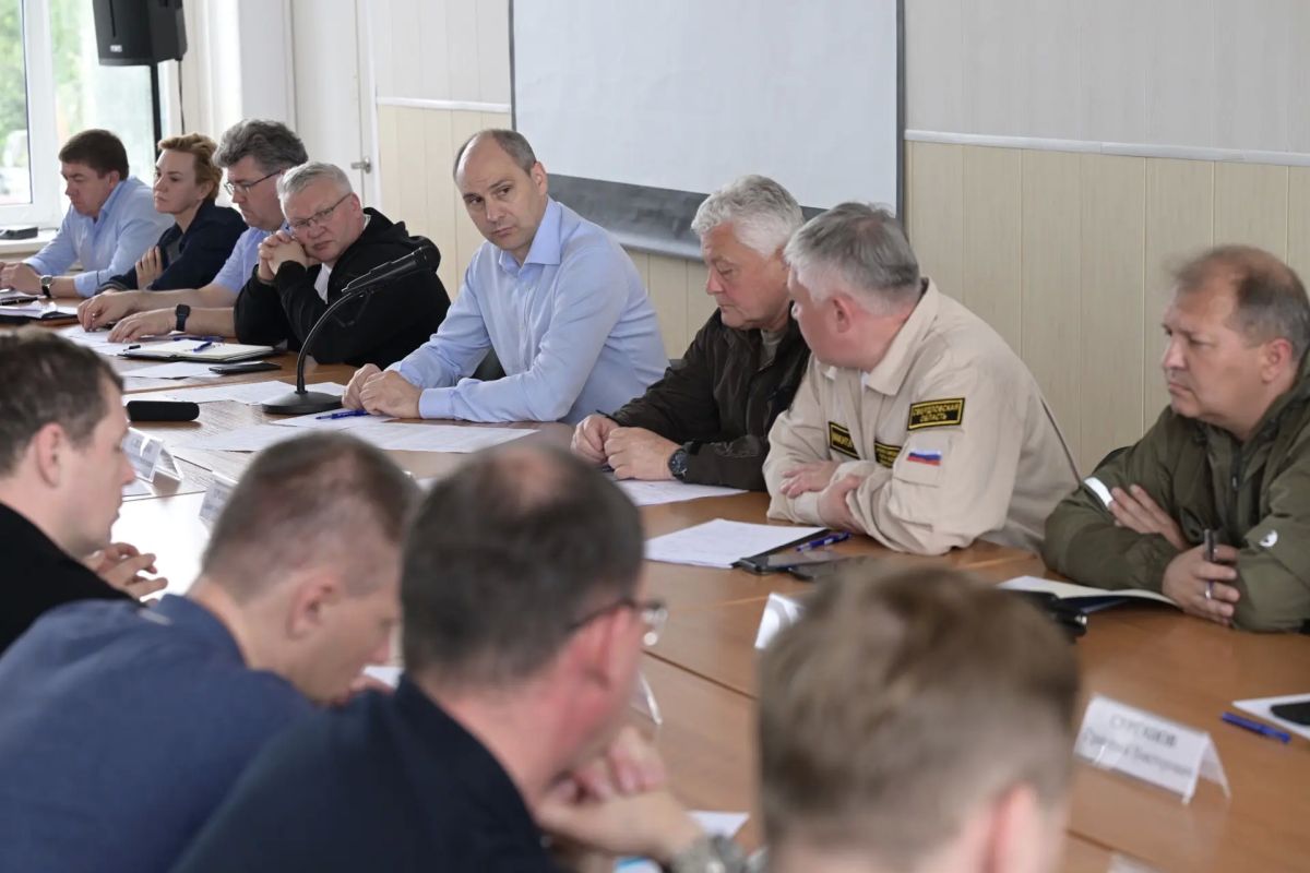 Денис Паслер работает в Кушве, где продолжается устранение последствий урагана